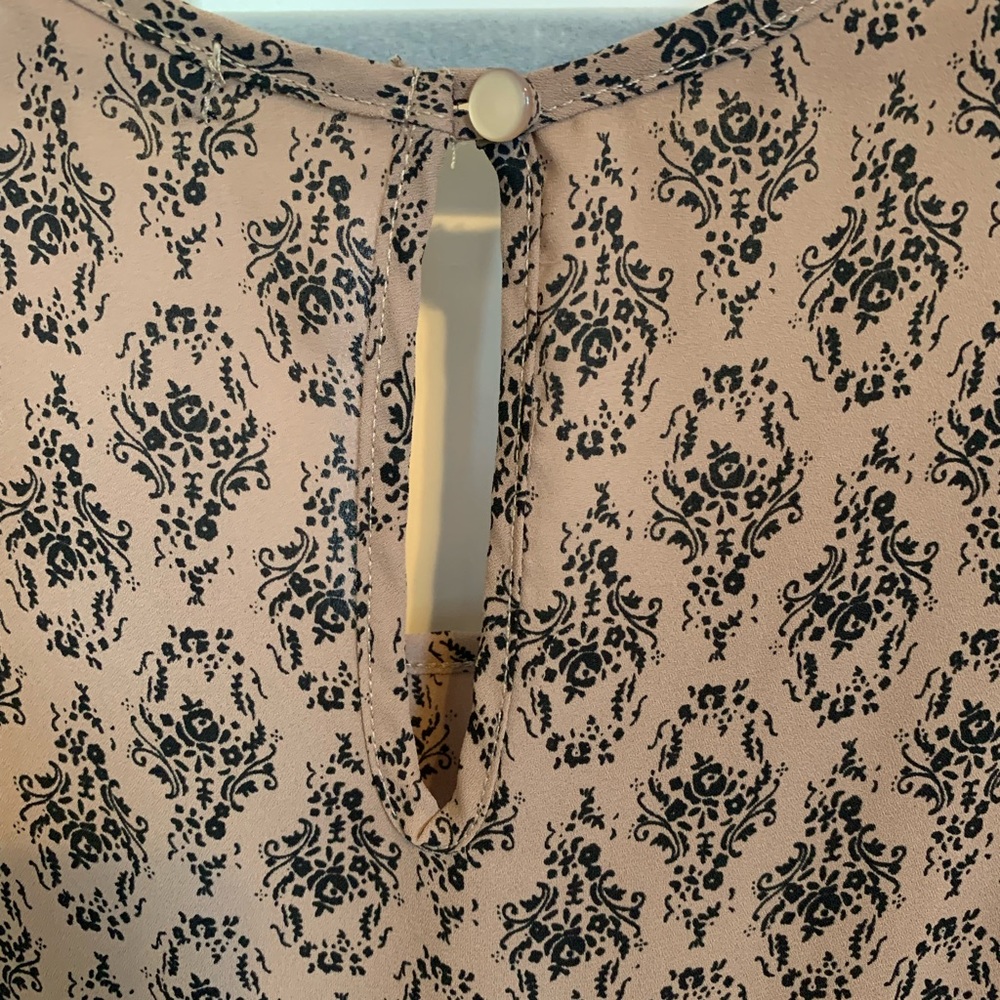 Flowy tank 🖤 - Picture 5 of 8